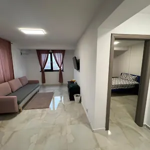Apartament Everest 33 Ap 4, Bucureşti